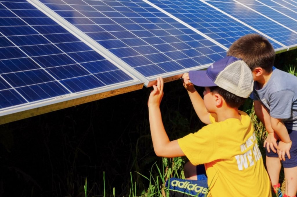 how does solar energy work for kids