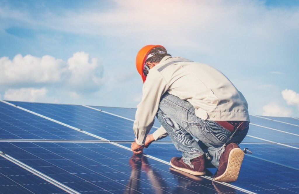 What does an isolated solar installation consist of?