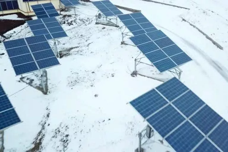 What is the Performance of Solar Panels in Winter?